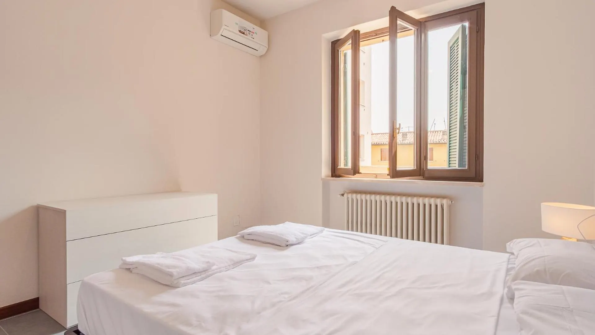 Piazza Garibaldi - Italian Homing Apartman Desenzano del Garda 0*,  Olaszország