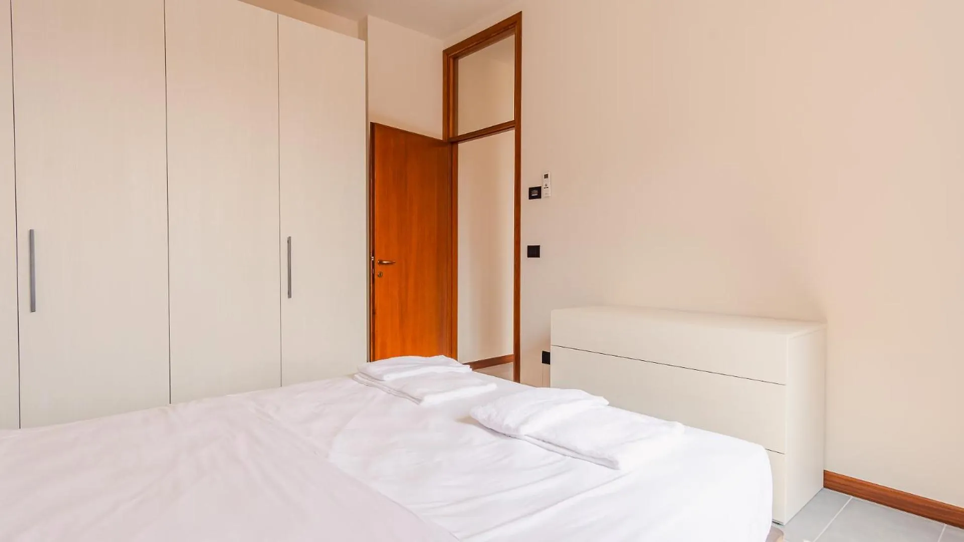 Piazza Garibaldi - Italian Homing Apartman Desenzano del Garda